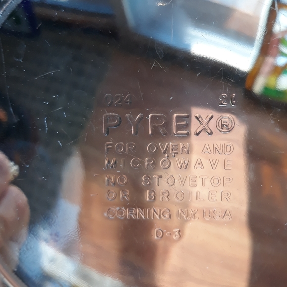 Vintage  Pyrex Casserole Dish B01 - Picture 2 of 7